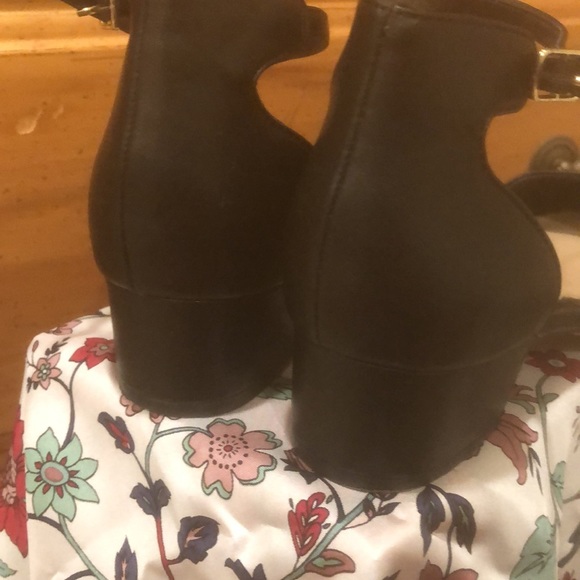 Aldo black size 6 shoe - Picture 2 of 6